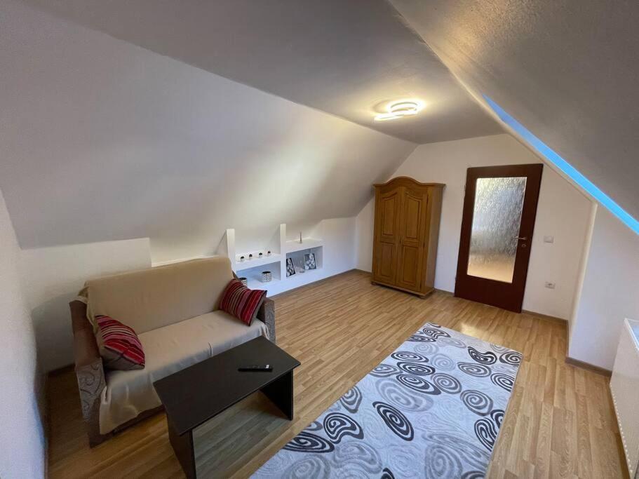 Easy Living Apartments - Old Town บราชอฟ ภายนอก รูปภาพ