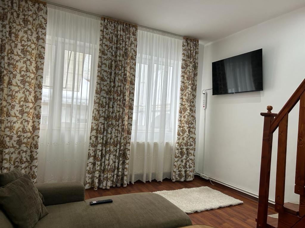 Easy Living Apartments - Old Town บราชอฟ ภายนอก รูปภาพ